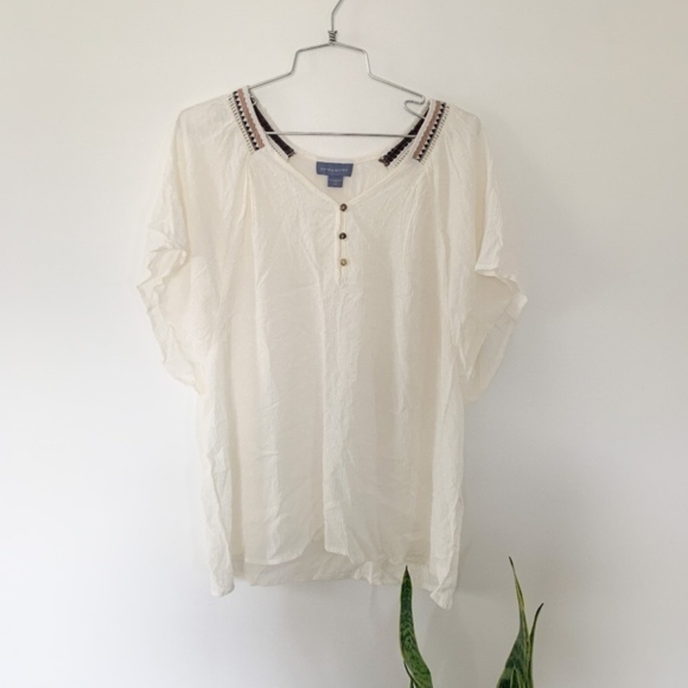3/$25 Laura Scott Aztec White Blouse sz L